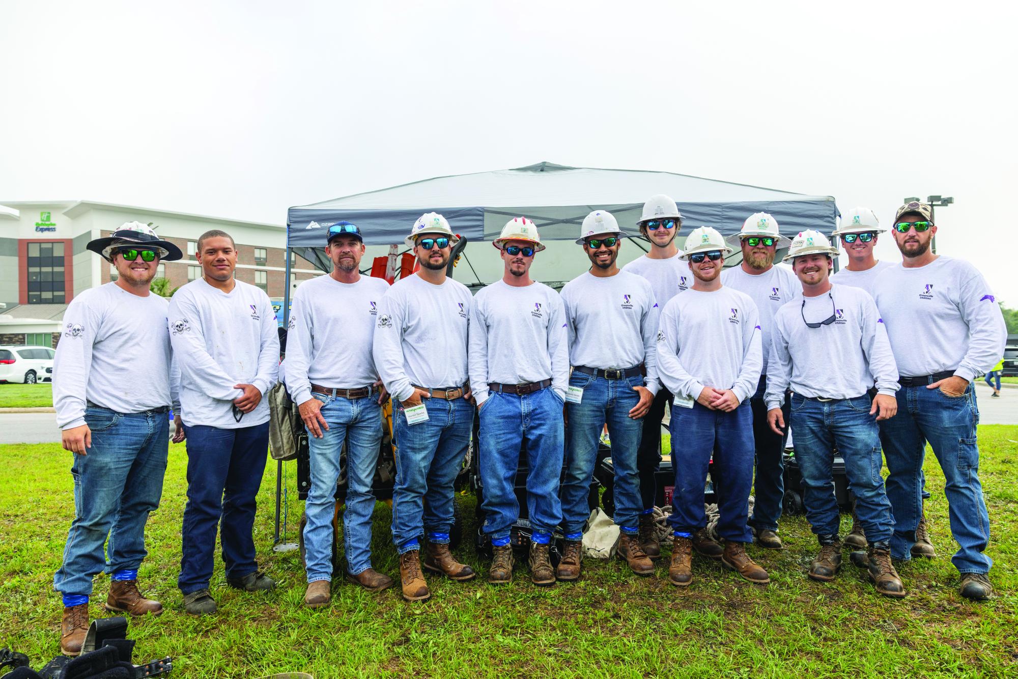 GUC linemen group photo